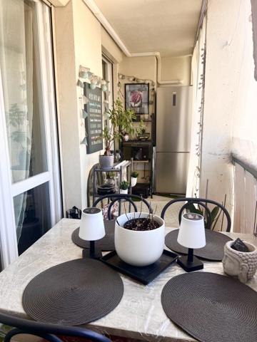 Appartement
         2 pièces
        - 46 m² 180 000 € *