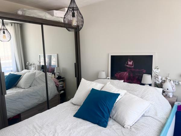 Appartement
         2 pièces
        - 46 m² 180 000 € *