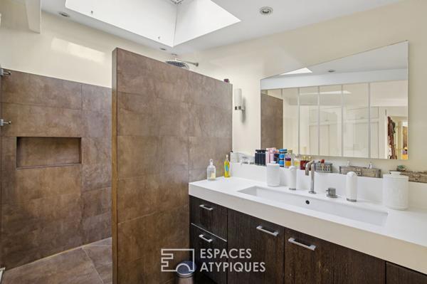 Maison de ville mixte esprit loft au coeur des Abbesses