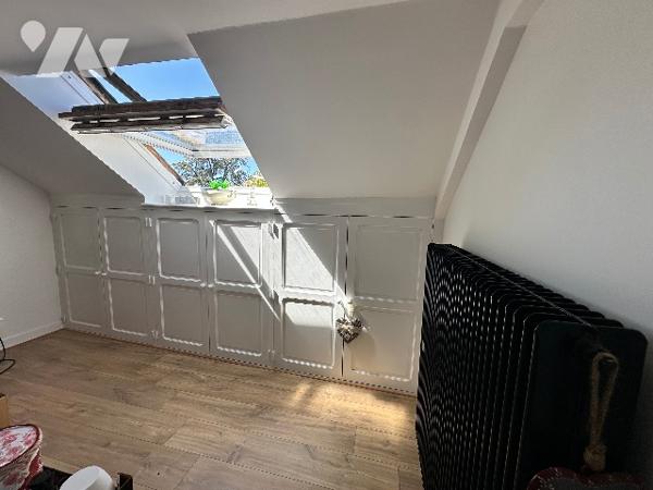 Foucherans , maison en pierres , 7 pièces
