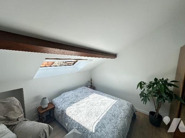 Foucherans , maison en pierres , 7 pièces
