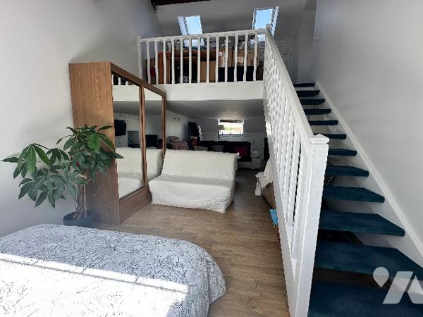 Foucherans , maison en pierres , 7 pièces