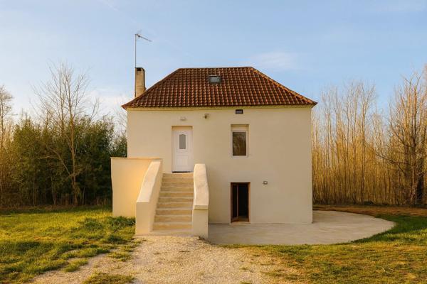 Vente                                                      Maison
                        
                     3 pièces                      63 m2                     à Saint-Cirq-Madelon