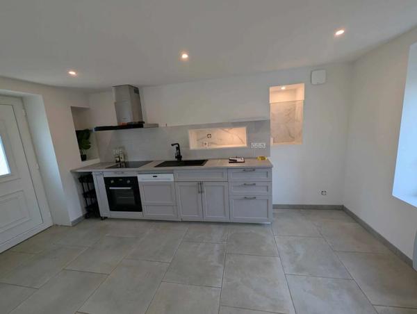 Vente                                                      Maison
                        
                     3 pièces                      63 m2                     à Saint-Cirq-Madelon
