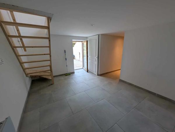 Vente                                                      Maison
                        
                     3 pièces                      63 m2                     à Saint-Cirq-Madelon