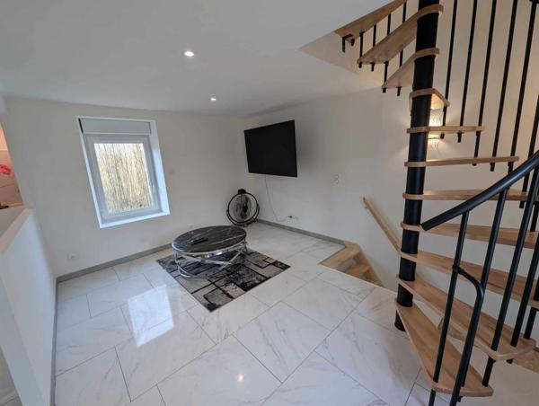 Vente                                                      Maison
                        
                     3 pièces                      63 m2                     à Saint-Cirq-Madelon