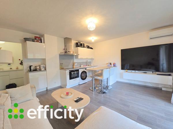 Appartement
         2 pièces
        - 43 m² 179 000 € *