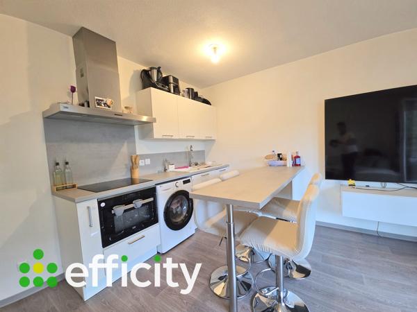 Appartement
         2 pièces
        - 43 m² 179 000 € *