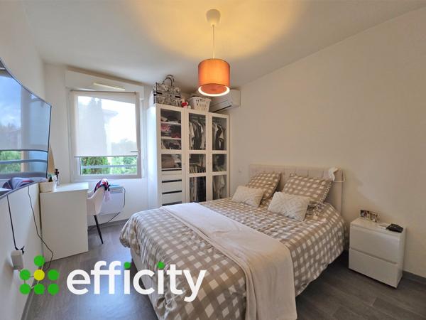 Appartement
         2 pièces
        - 43 m² 179 000 € *