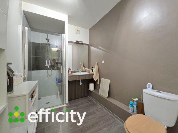 Appartement
         2 pièces
        - 43 m² 179 000 € *