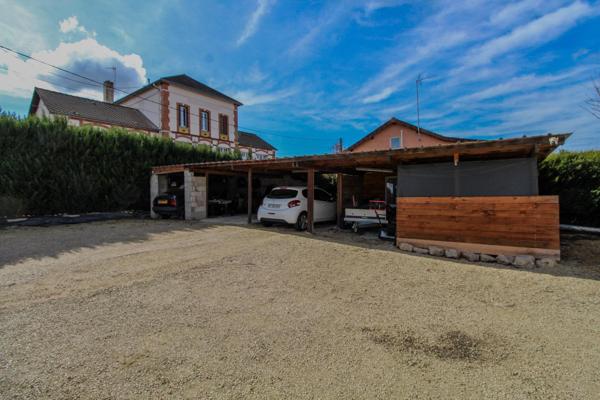 Maison familiale avec dépendance aménageable et grand terrain