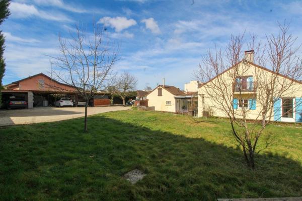 Maison familiale avec dépendance aménageable et grand terrain