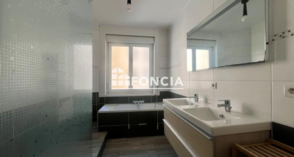 Location Appartement 5 pièces 105 m² - Saint-étienne 42000