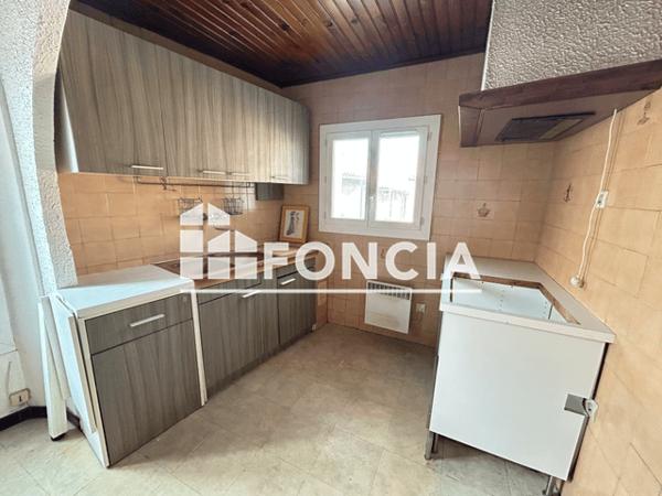 Location Studio 33.85 m² - 4 RUE COVET Marignane 13700