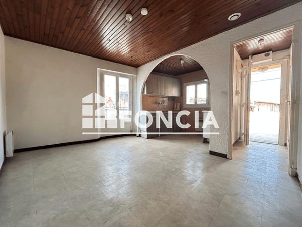 Location Studio 33.85 m² - 4 RUE COVET Marignane 13700
