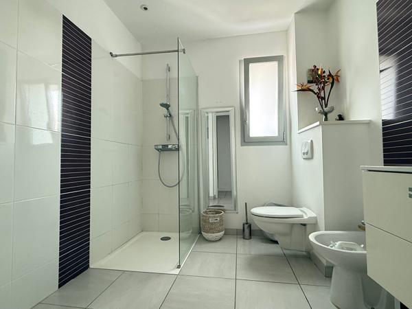 Exceptionnel en plein centre-ville - Appartement avec ascenseur et terrasse de  64 m2