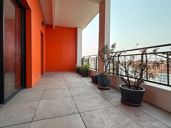Exceptionnel en plein centre-ville - Appartement avec ascenseur et terrasse de  64 m2