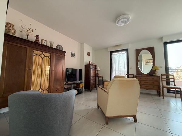 Exceptionnel en plein centre-ville - Appartement avec ascenseur et terrasse de  64 m2