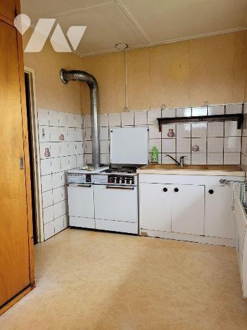 Située au coeur de Valdahon, cette maison à usage d'habitation offre un cadre de vie agréable e...
