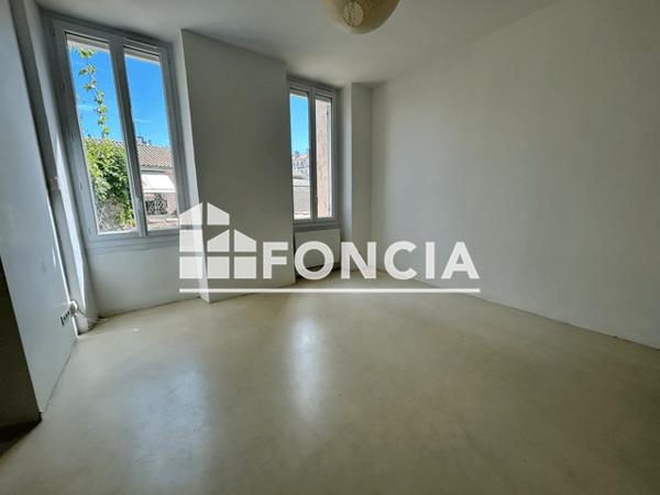Location Appartement 2 pièces 63 m² - Marseille 13003
