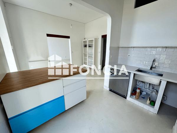 Location Appartement 2 pièces 63 m² - Marseille 13003