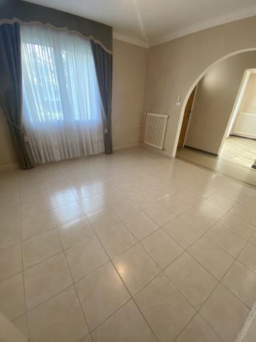 Challans (85300) CHALLANS - MAISON 3 CHAMBRES AVEC GARAGE ET DÉPENDANCES