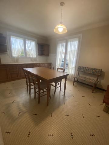 Challans (85300) CHALLANS - MAISON 3 CHAMBRES AVEC GARAGE ET DÉPENDANCES