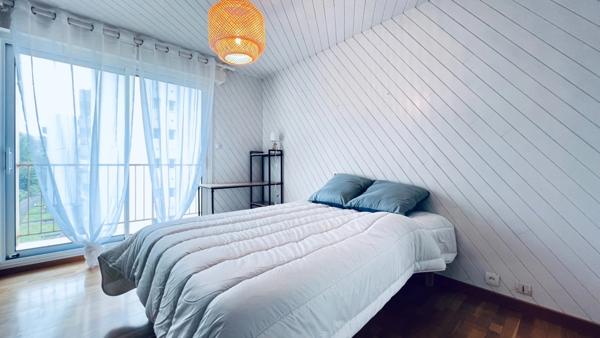 Dpt Finistère (29), A vendre QUIMPER Ouest, Appartement type 4 de 77 m² habitable avec deux balcons - Cave.