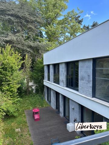 Duplex avec jardin et rooftop – Vue Paris – Esprit maison Saint Cloud / Val d'or (92)