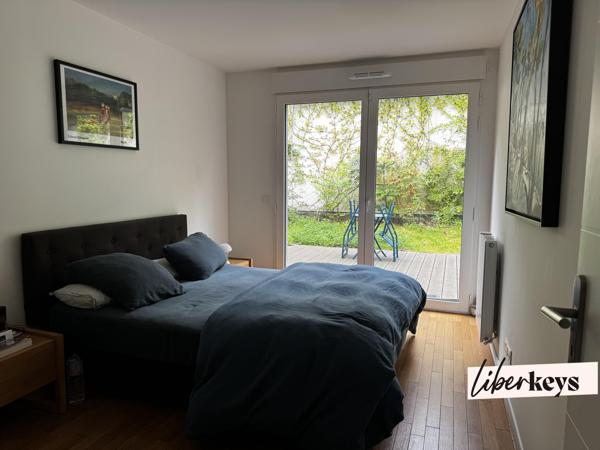 Duplex avec jardin et rooftop – Vue Paris – Esprit maison Saint Cloud / Val d'or (92)