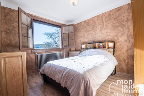 Grande maison avec deux logements indépendants et potentiel locatif - 203m² - Terrain 386m²