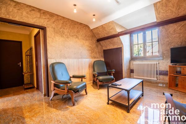 Grande maison avec deux logements indépendants et potentiel locatif - 203m² - Terrain 386m²