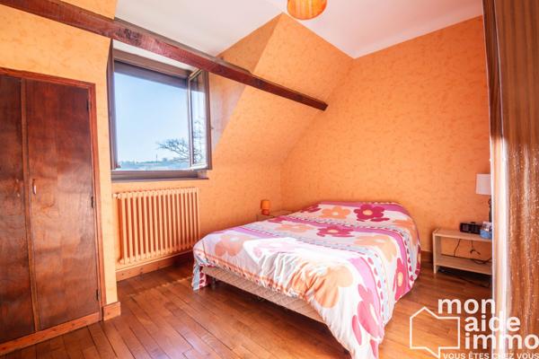 Grande maison avec deux logements indépendants et potentiel locatif - 203m² - Terrain 386m²