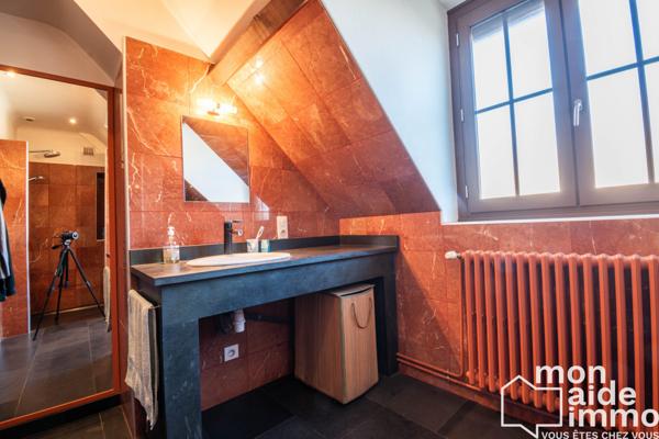 Grande maison avec deux logements indépendants et potentiel locatif - 203m² - Terrain 386m²