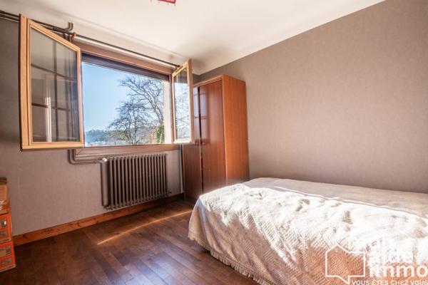 Grande maison avec deux logements indépendants et potentiel locatif - 203m² - Terrain 386m²