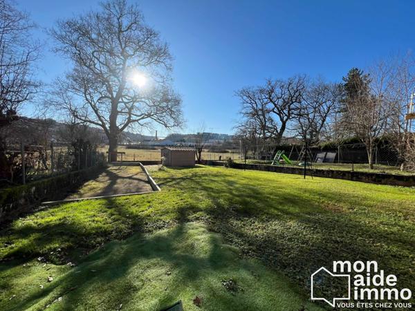 Grande maison avec deux logements indépendants et potentiel locatif - 203m² - Terrain 386m²