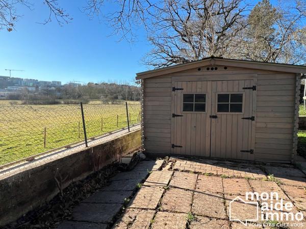 Grande maison avec deux logements indépendants et potentiel locatif - 203m² - Terrain 386m²