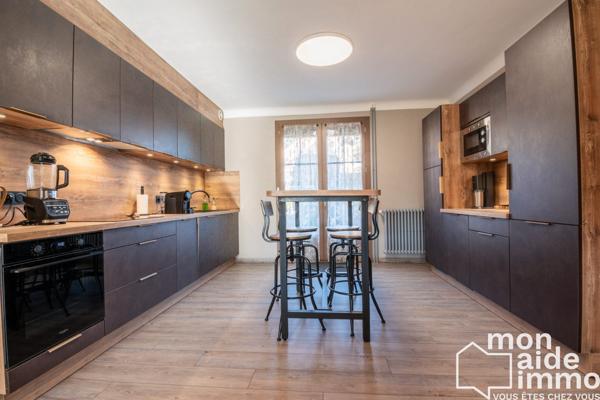 Grande maison avec deux logements indépendants et potentiel locatif - 203m² - Terrain 386m²