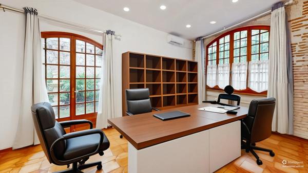 Maison de 9 pièces de 236 m² située à Valence.