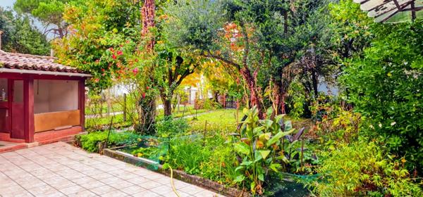 Maison de 9 pièces de 236 m² située à Valence.