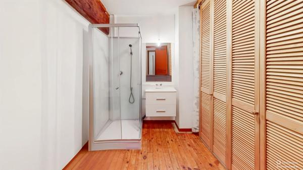 Maison de 9 pièces de 236 m² située à Valence.