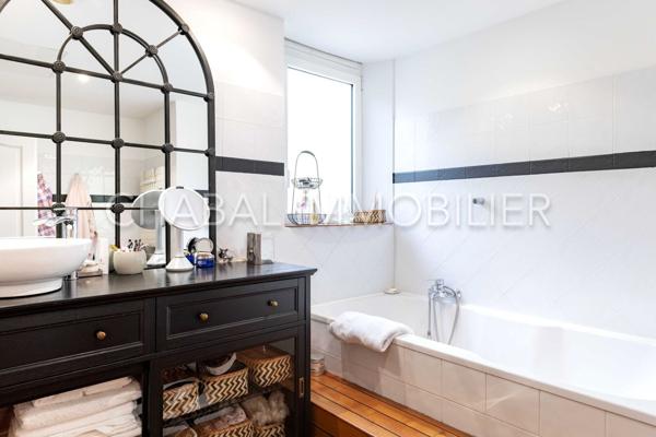 Roucas Blanc 13007 / Maison / Piscine / Garage double