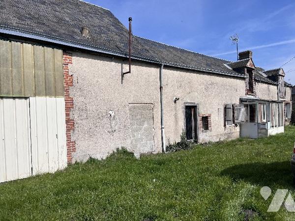 Maison et dépendances à Saint Maur sur le Loir
