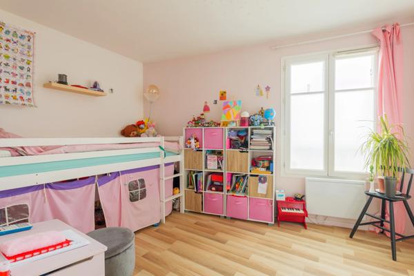Appartement
         5 pièces
        - 91 m² Exclusivité 306 000 € *