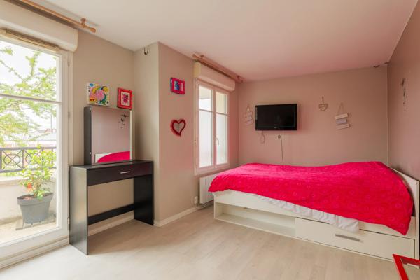 Appartement
         5 pièces
        - 91 m² Exclusivité 306 000 € *