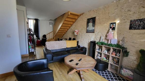 24000 Perigueux maison divisée en 2 apparts  f2 et f3 et atelier professionnel  artistique et galerie