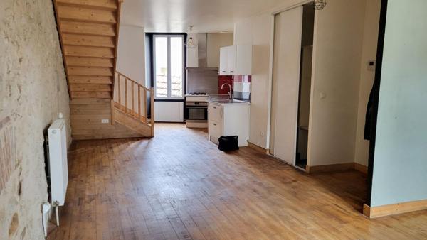 24000 Perigueux maison divisée en 2 apparts  f2 et f3 et atelier professionnel  artistique et galerie