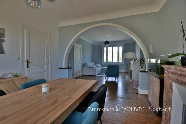 Bergerac, grande maison de ville année 30 joliement rénovée, 5 chambres, proche centre-ville