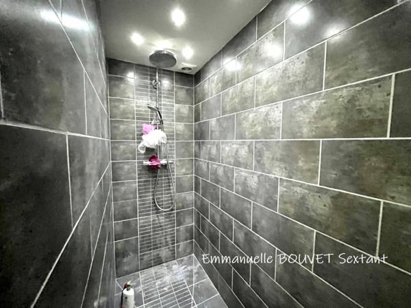 Bergerac, grande maison de ville année 30 joliement rénovée, 5 chambres, proche centre-ville