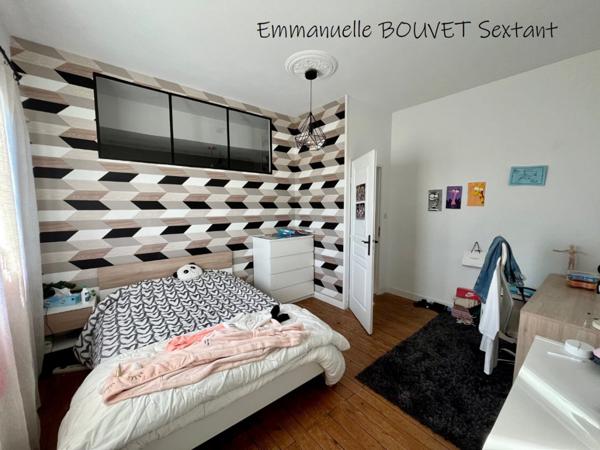 Bergerac, grande maison de ville année 30 joliement rénovée, 5 chambres, proche centre-ville